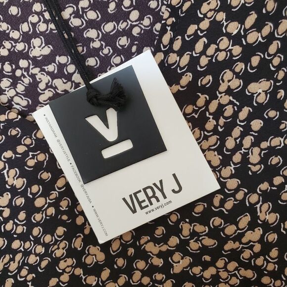 Very J Women's Plus Size Size 2XL Black and Tan Printed Long Sleeve Blouse - Picture 5 of 12